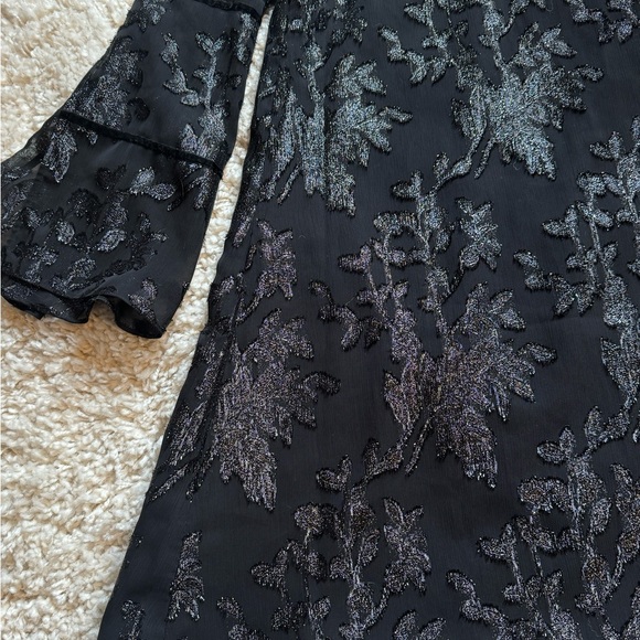 Laundry by Shelli Segal Black Mini Shift Dress with Belle Sleeves and bows - Picture 4 of 8